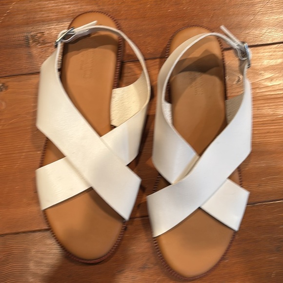 Cushionaire sandals, size 9.5 - Picture 3 of 5